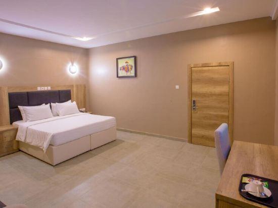 /web/uploads/116/Ivana Suites/header-images/silver1.jpg